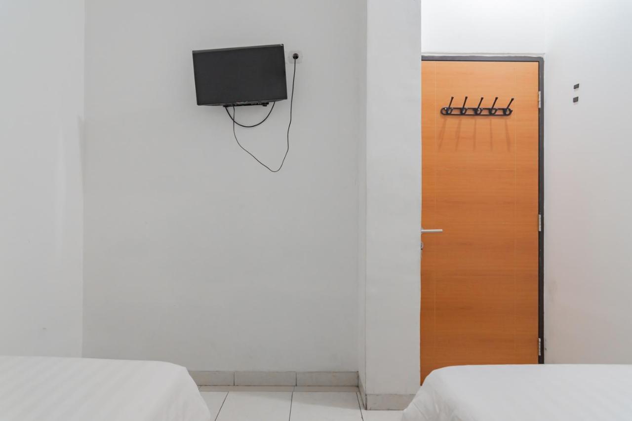Koolkost Near Alun Alun Kota 2 - Male Only Hotel